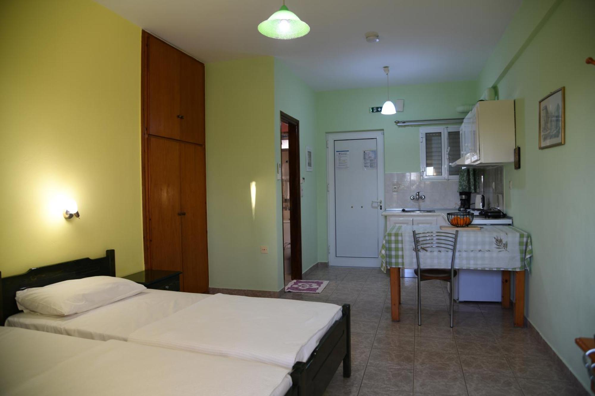 Elena Apartments Stoypa Stoupa Bagian luar foto