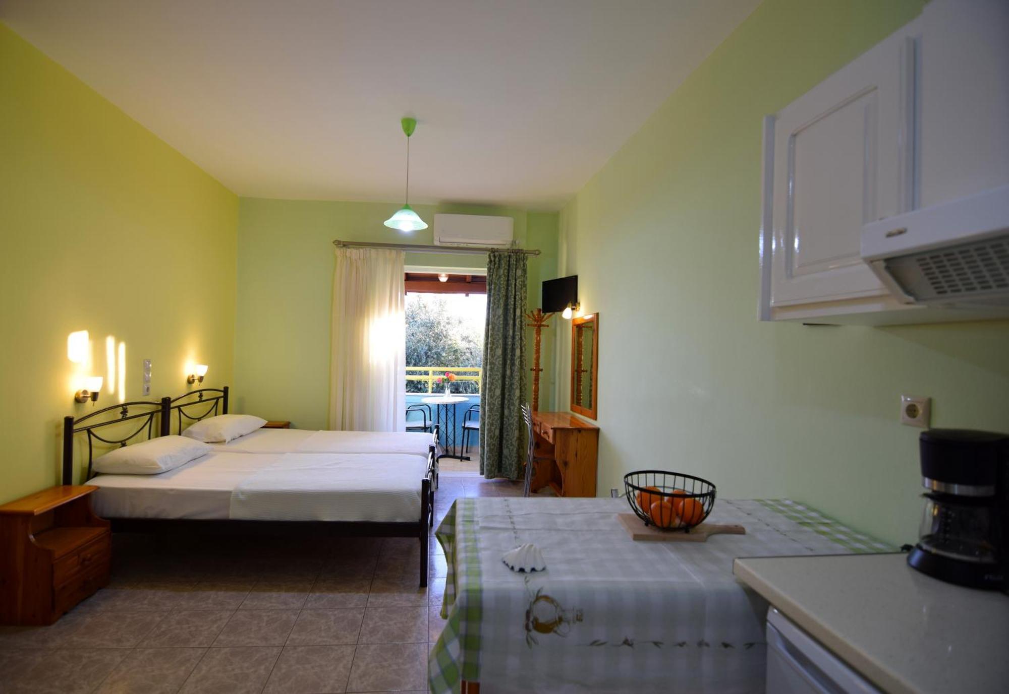 Elena Apartments Stoypa Stoupa Bagian luar foto
