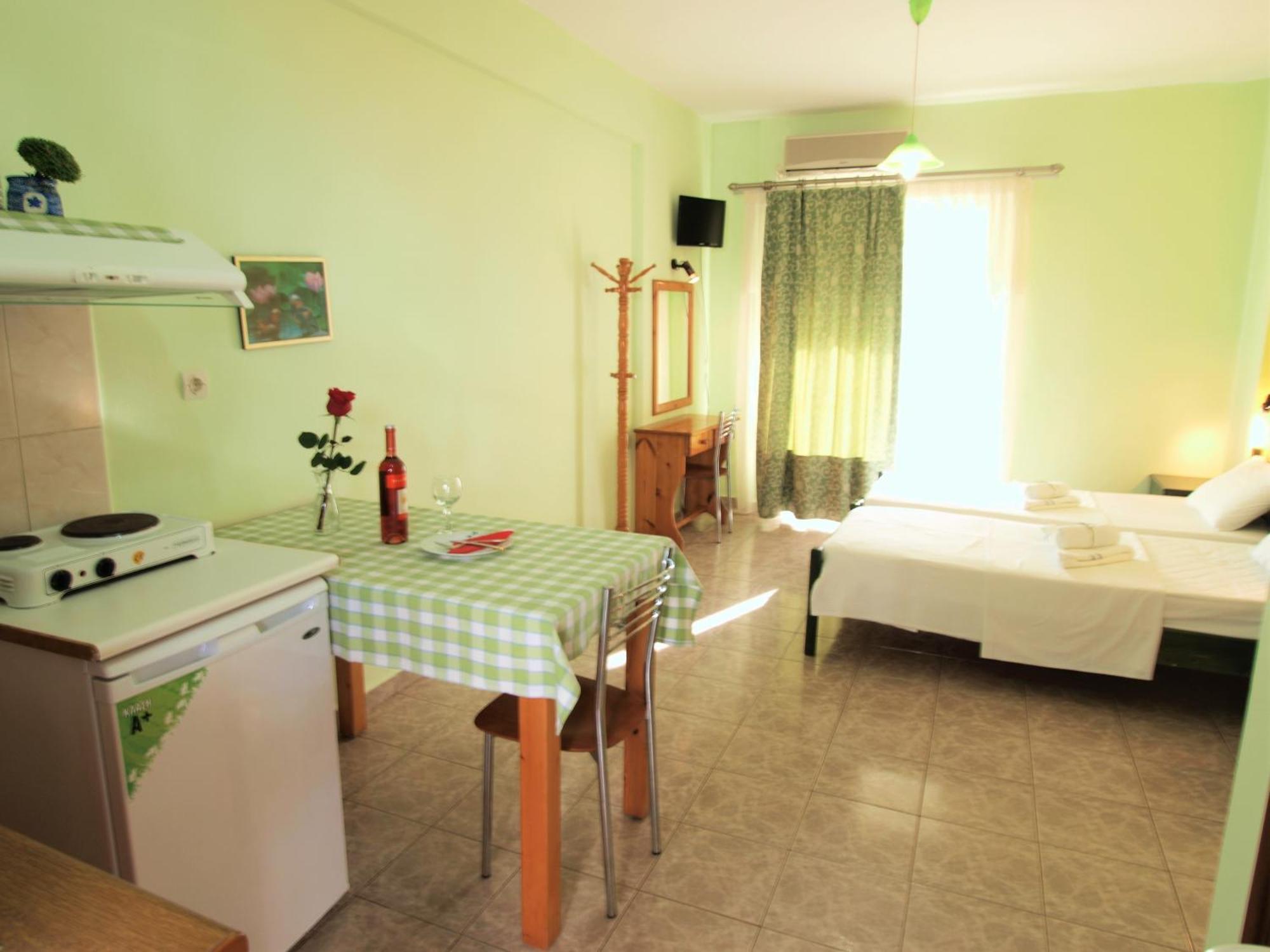 Elena Apartments Stoypa Stoupa Bagian luar foto