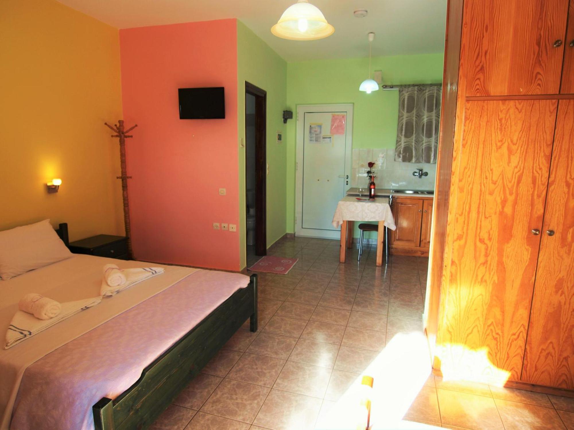 Elena Apartments Stoypa Stoupa Bagian luar foto