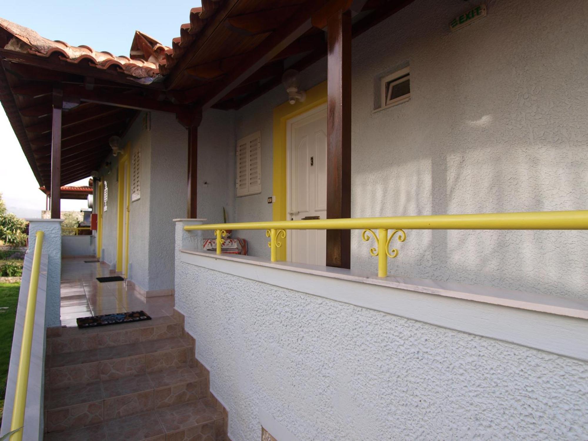 Elena Apartments Stoypa Stoupa Bagian luar foto