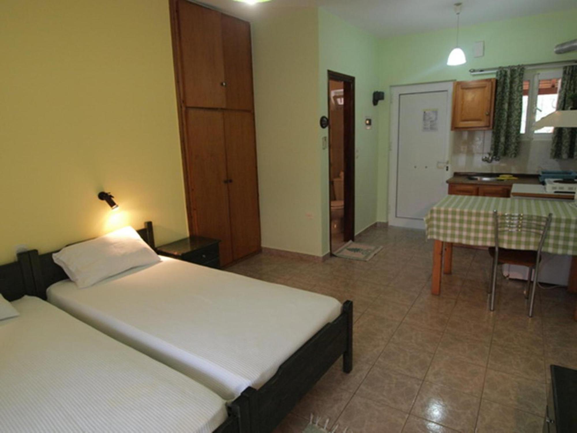 Elena Apartments Stoypa Stoupa Bagian luar foto